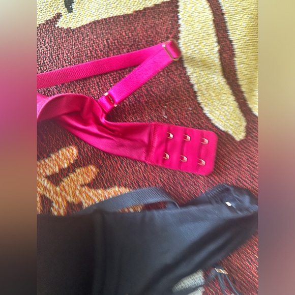 4 Savage X Fenty balconette style bras - Picture 2 of 7